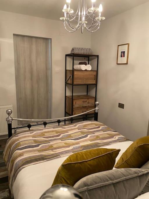 Mumbles - Modern Apartment With Panoramic Sea Views Oystermouth ภายนอก รูปภาพ