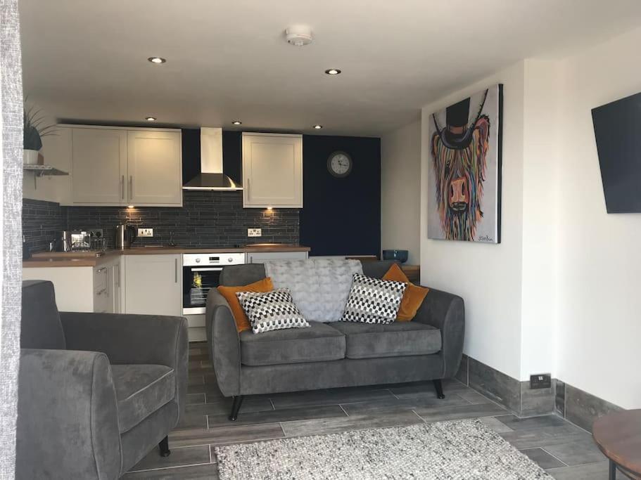 Mumbles - Modern Apartment With Panoramic Sea Views Oystermouth ภายนอก รูปภาพ