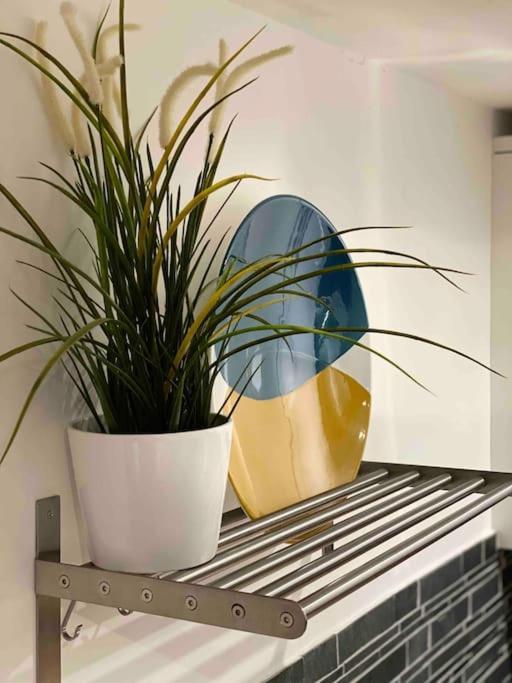 Mumbles - Modern Apartment With Panoramic Sea Views Oystermouth ภายนอก รูปภาพ