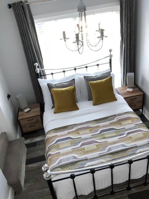 Mumbles - Modern Apartment With Panoramic Sea Views Oystermouth ภายนอก รูปภาพ