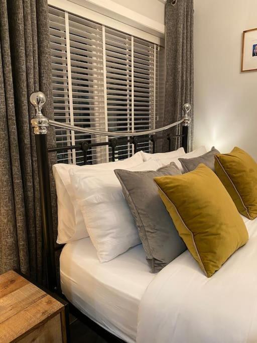 Mumbles - Modern Apartment With Panoramic Sea Views Oystermouth ภายนอก รูปภาพ