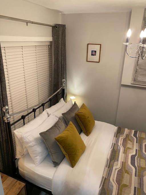 Mumbles - Modern Apartment With Panoramic Sea Views Oystermouth ภายนอก รูปภาพ