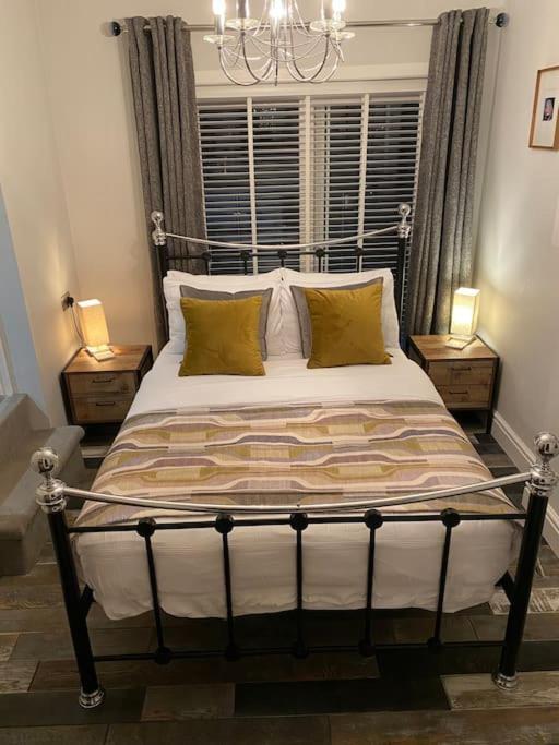 Mumbles - Modern Apartment With Panoramic Sea Views Oystermouth ภายนอก รูปภาพ