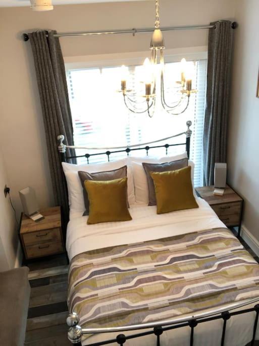Mumbles - Modern Apartment With Panoramic Sea Views Oystermouth ภายนอก รูปภาพ